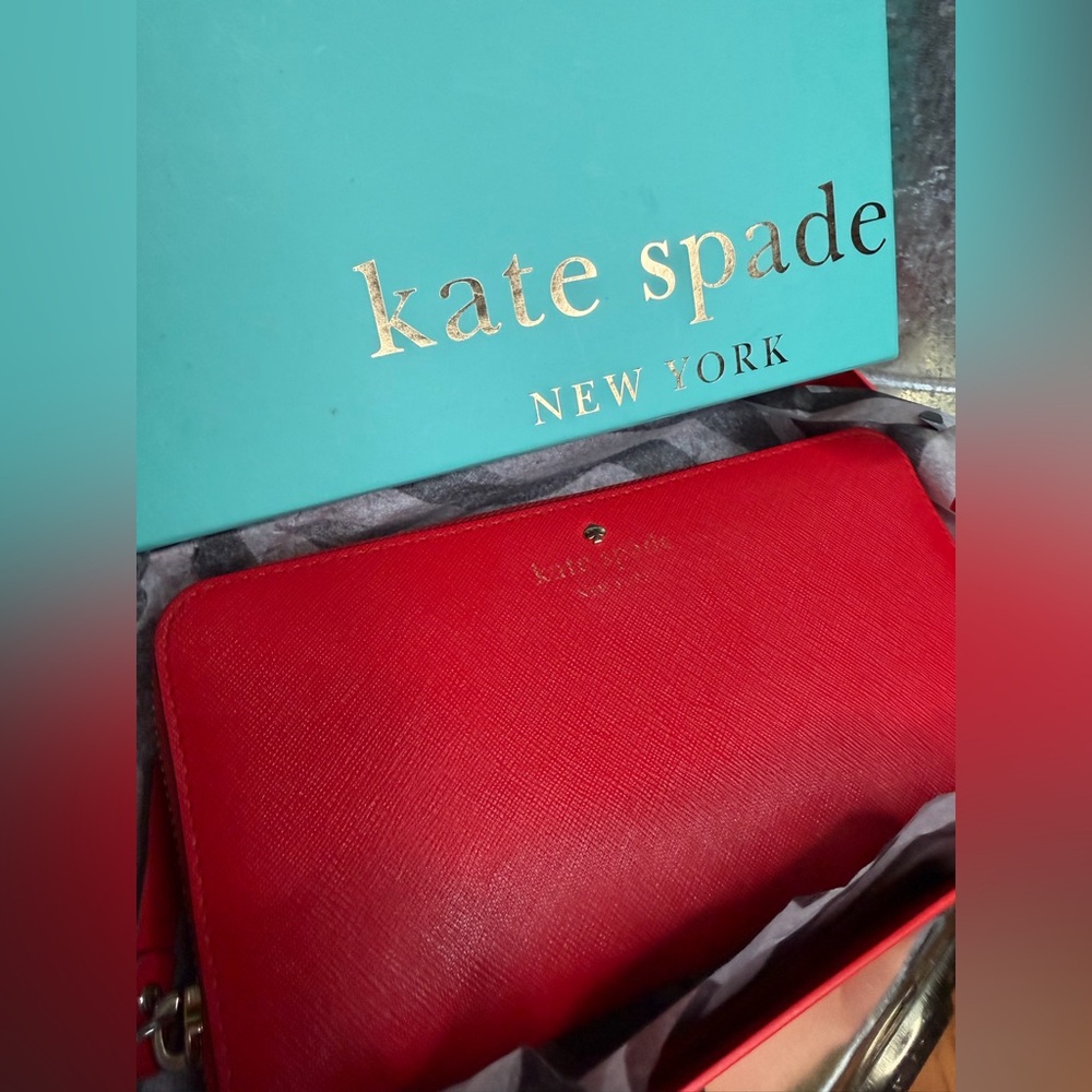 kate spade red zip-around wallet - Picture 4 of 11